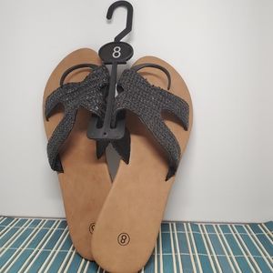 Beautiful sandals size 8